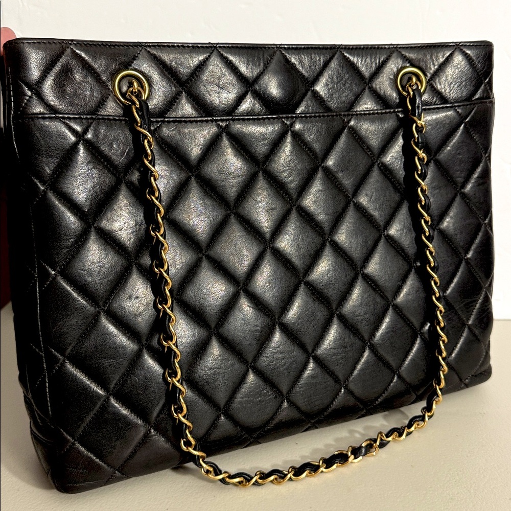 Chanel Black lambskin leather large Quilted Shoulder Bag with 24k Gold ptd Chain - Picture 16 of 16